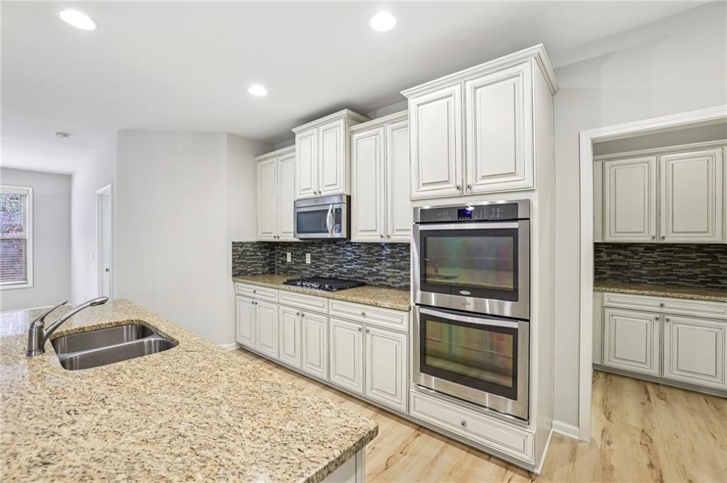 1210 Roswell Manor Circle