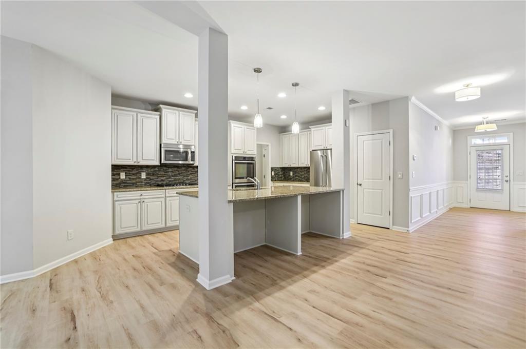 1210 Roswell Manor Circle