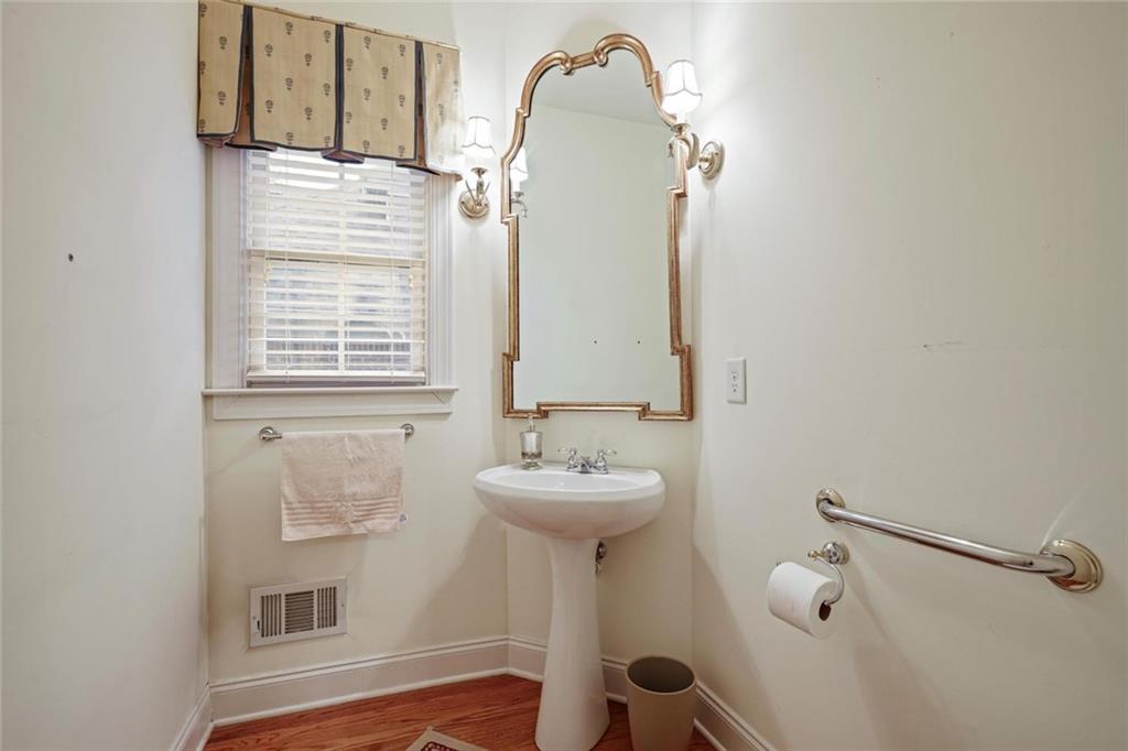 2014 Ivy Ridge Road SE