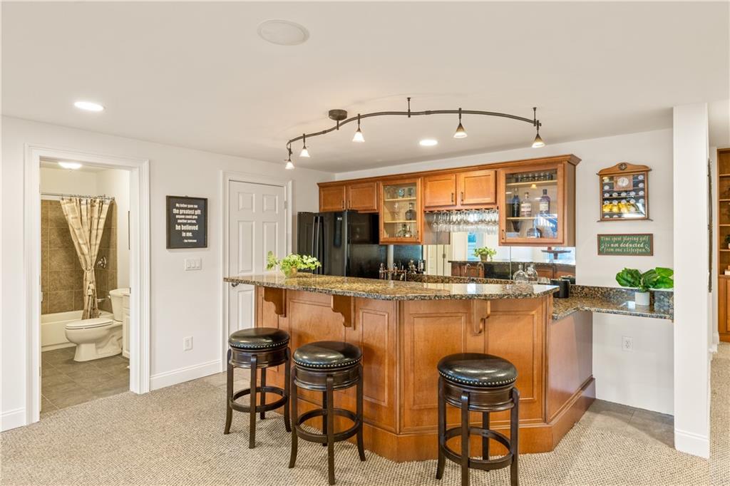 1694 Harlington Road