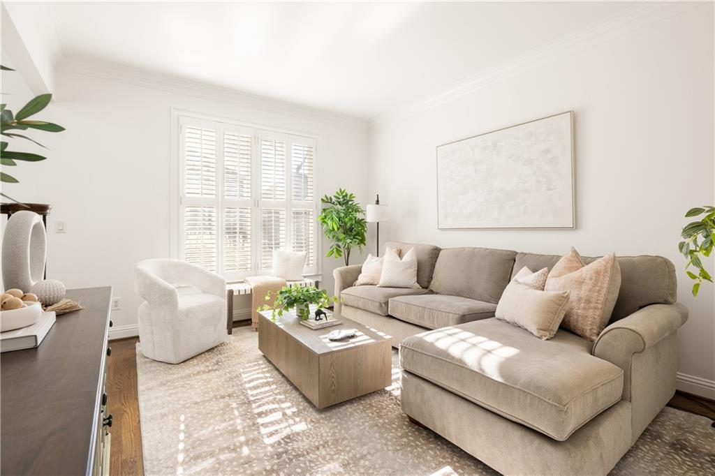 1694 Harlington Road