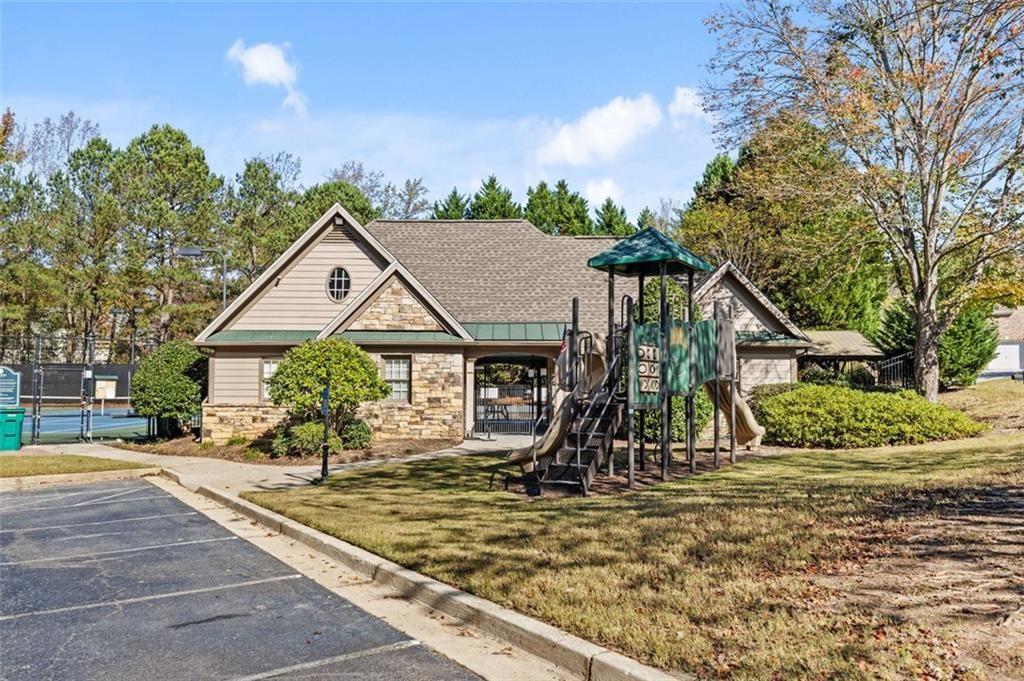 1694 Harlington Road