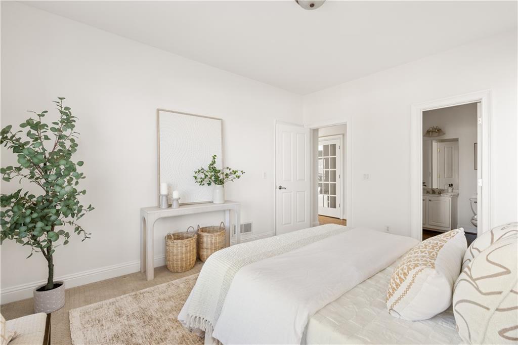 1694 Harlington Road