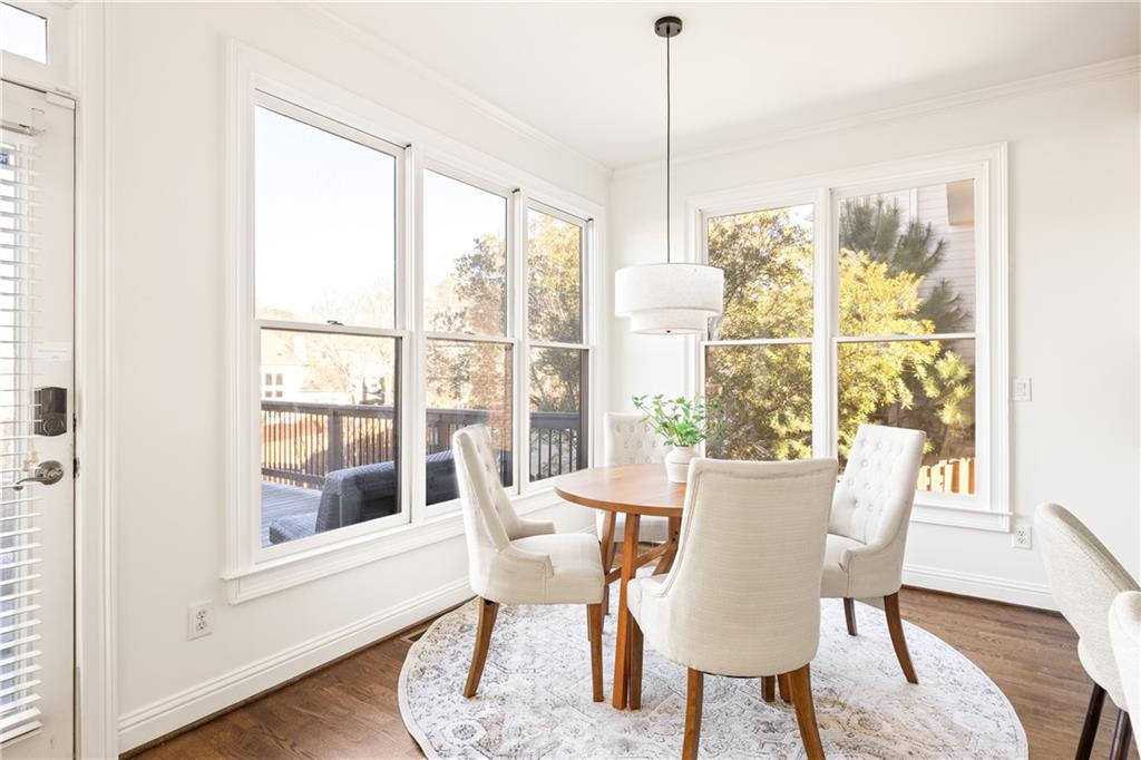 1694 Harlington Road