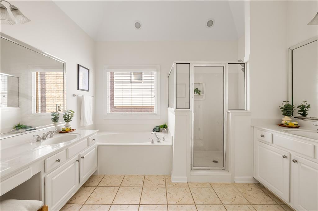 1694 Harlington Road