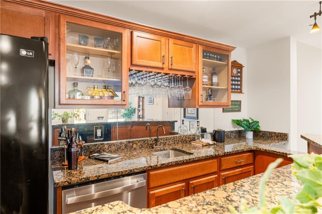 1694 Harlington Road