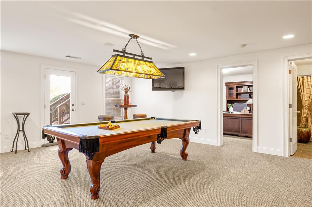 1694 Harlington Road