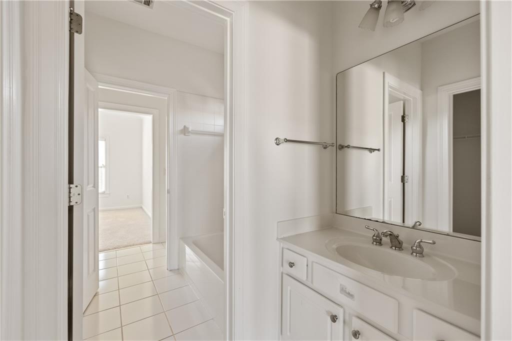 1694 Harlington Road