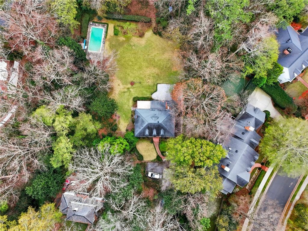 956 W Wesley Road NW