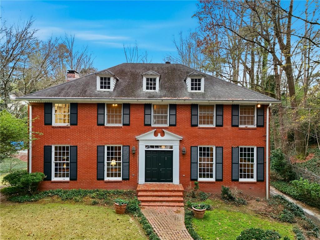 956 W Wesley Road NW