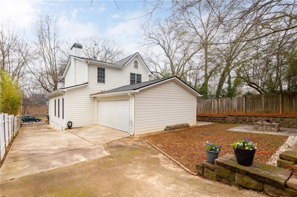 1142 Lonetia Street SE