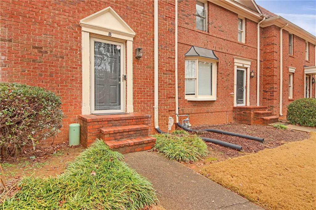 8 Huntington Place Drive