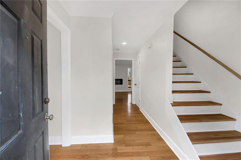 8 Huntington Place Drive