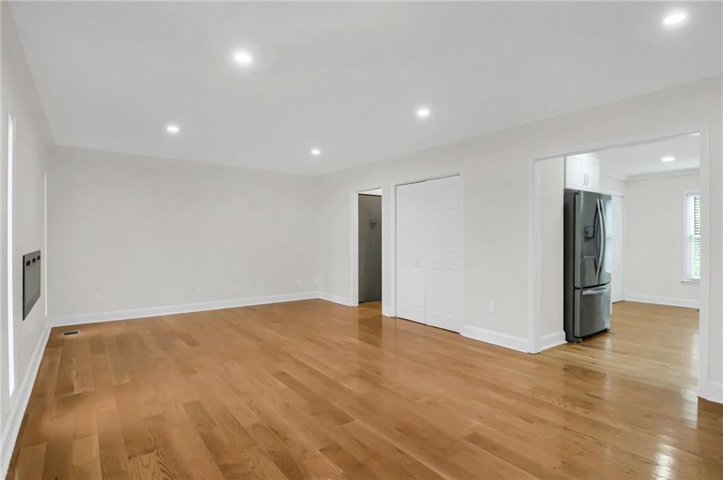 8 Huntington Place Drive