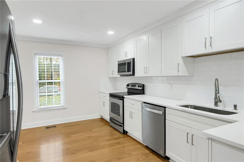 8 Huntington Place Drive