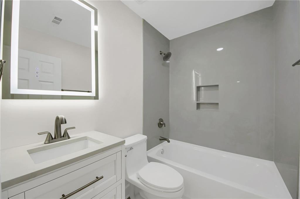 8 Huntington Place Drive