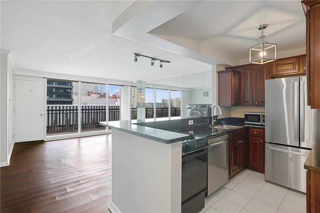 620 Peachtree Street NE Unit 706