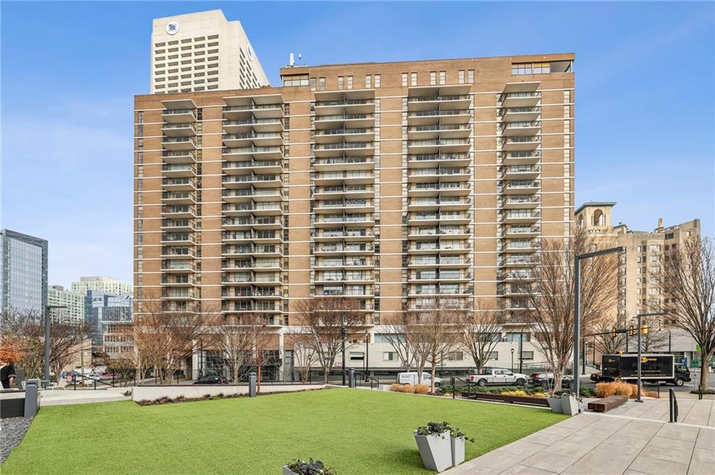 620 Peachtree Street NE Unit 706