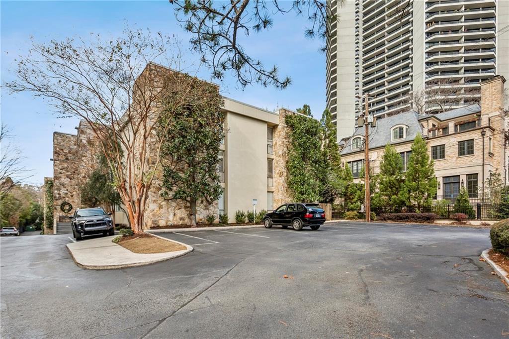 2632 Peachtree Road NW Unit 402B