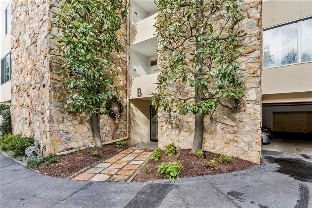 2632 Peachtree Road NW Unit 402B