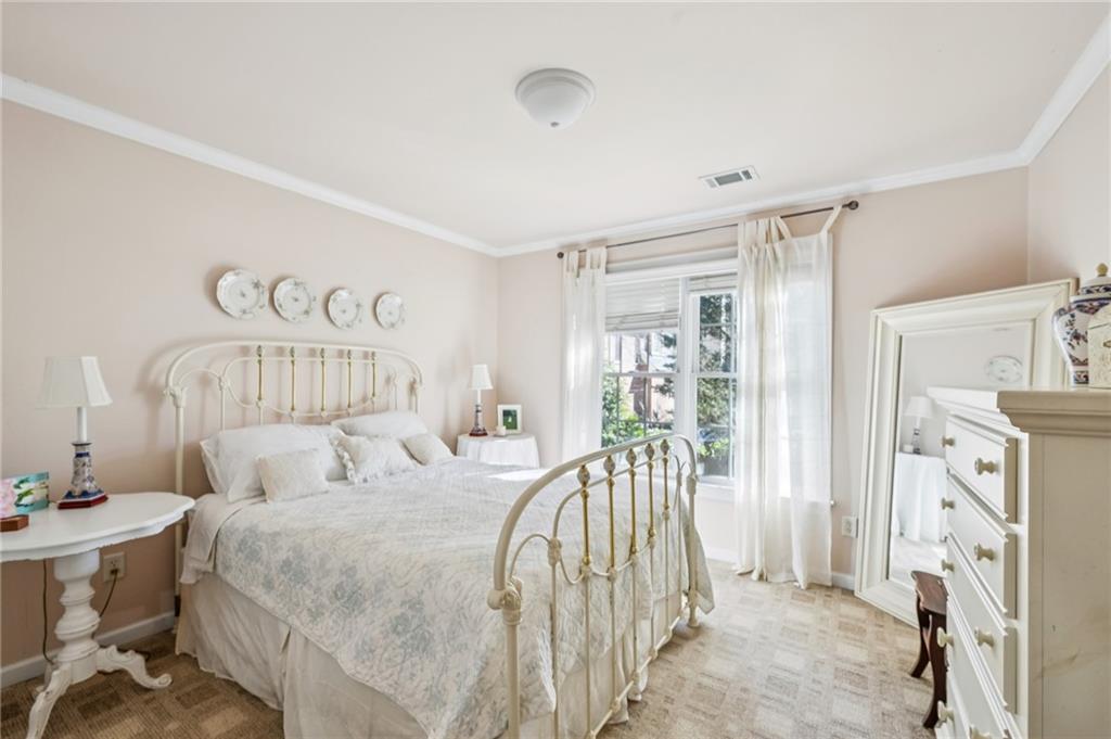 1055 Brookhaven Walk NE