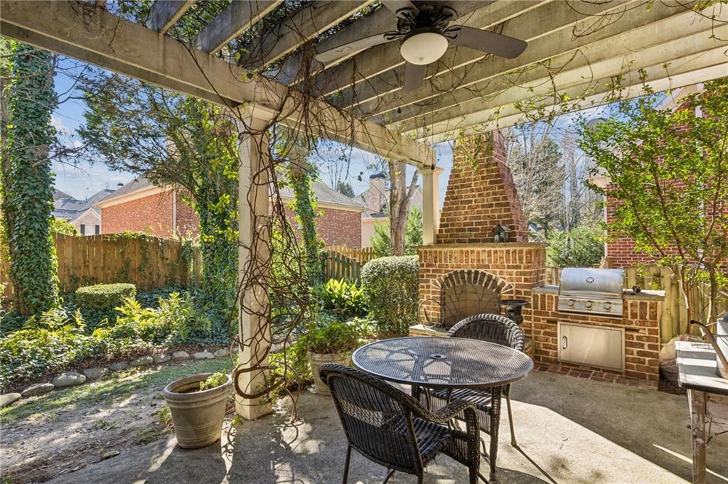 1055 Brookhaven Walk NE