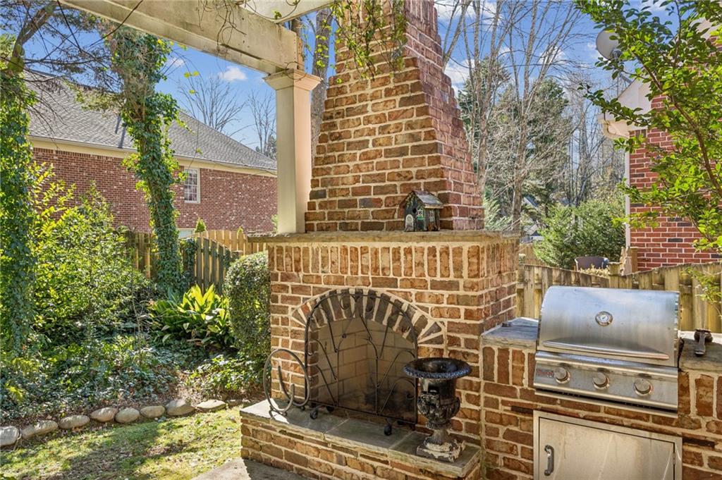 1055 Brookhaven Walk NE