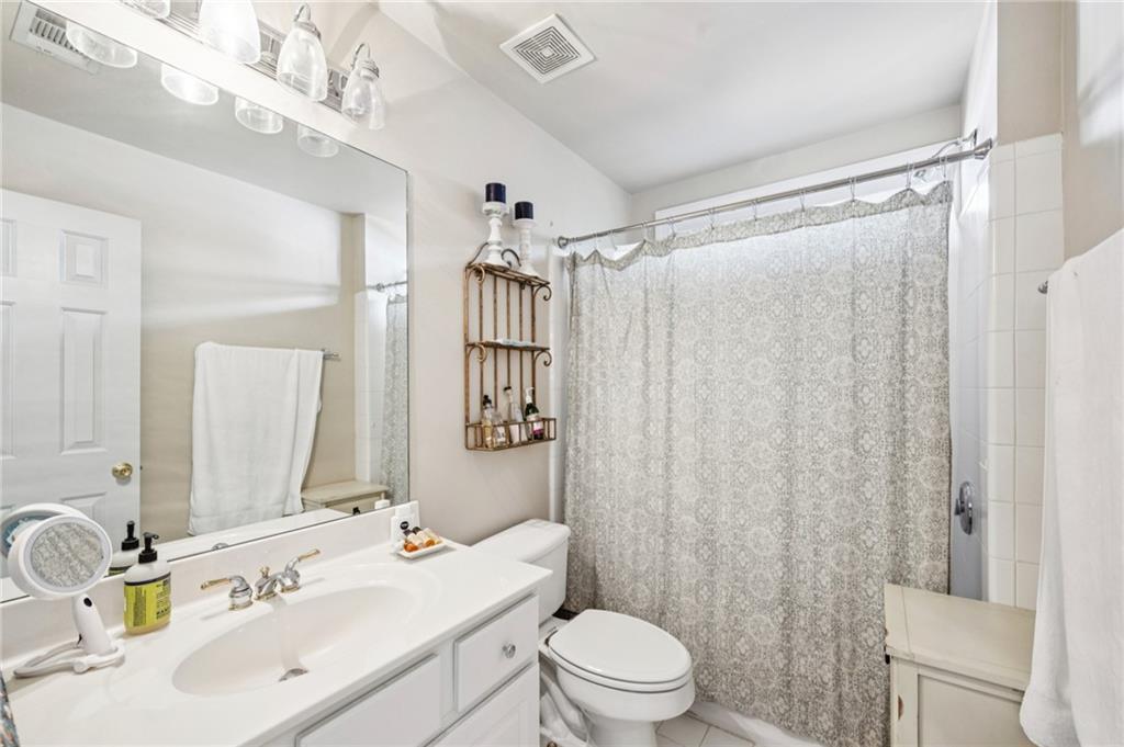 1055 Brookhaven Walk NE