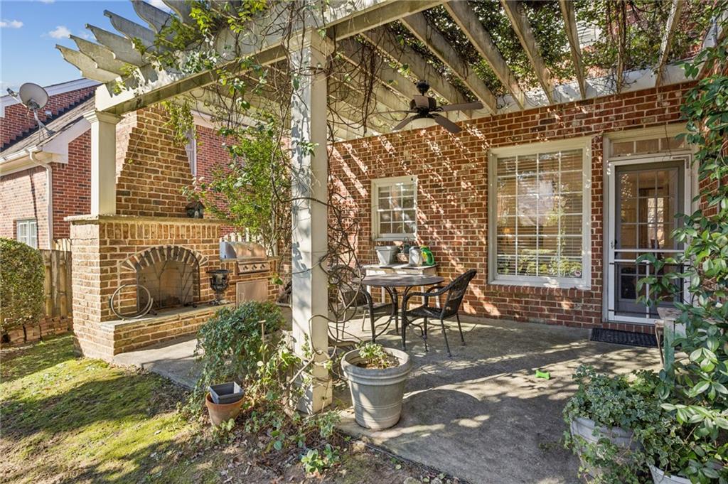 1055 Brookhaven Walk NE