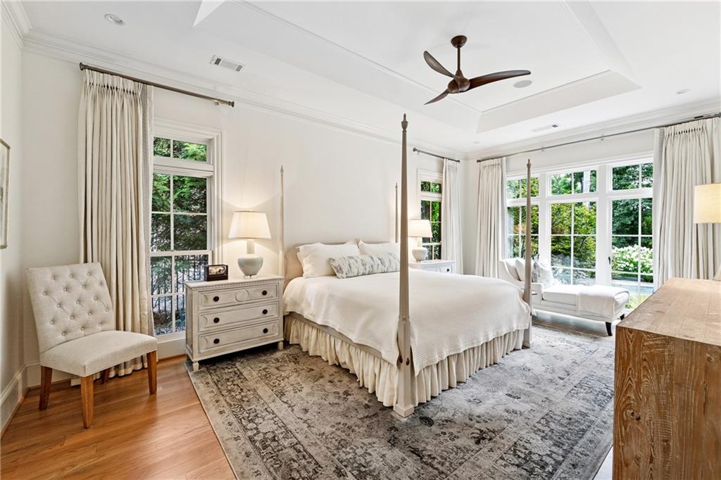 4279 E Brookhaven Drive NE