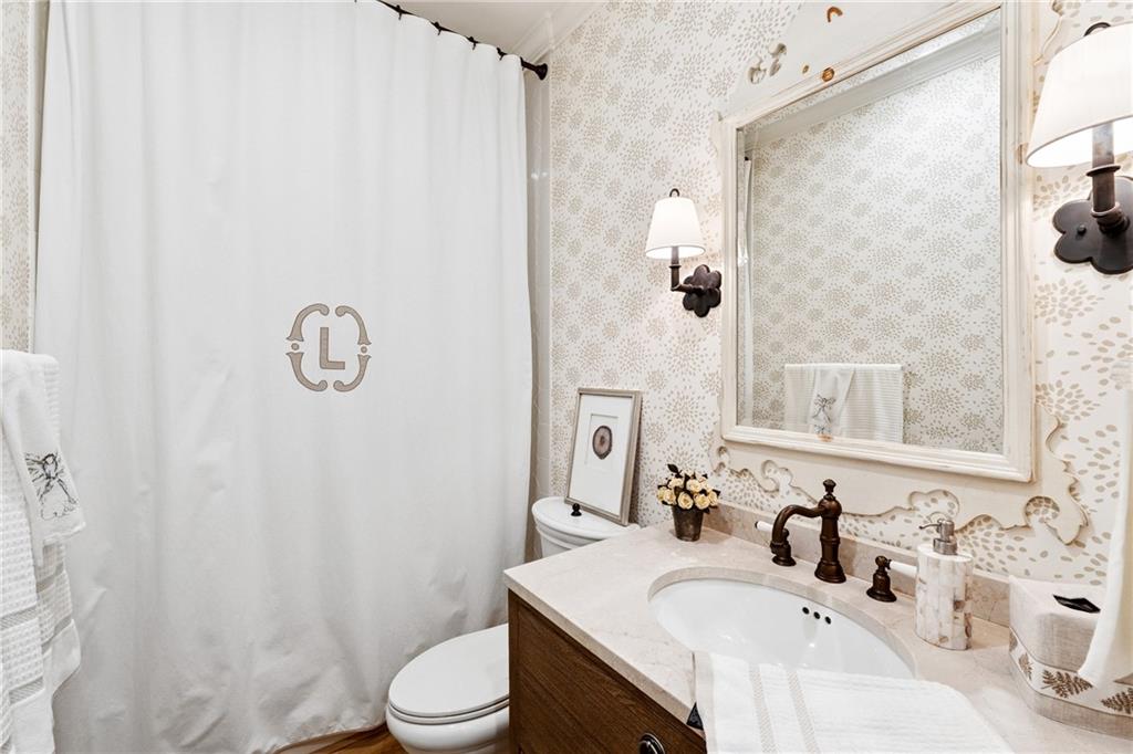 4279 E Brookhaven Drive NE