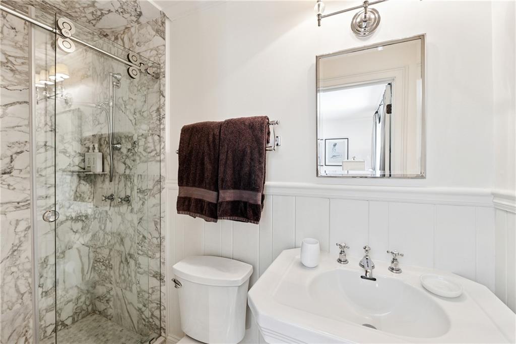 4279 E Brookhaven Drive NE