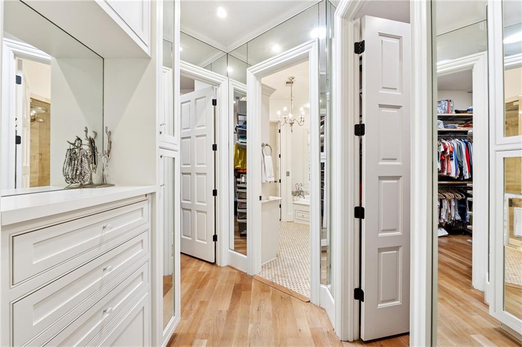 4279 E Brookhaven Drive NE