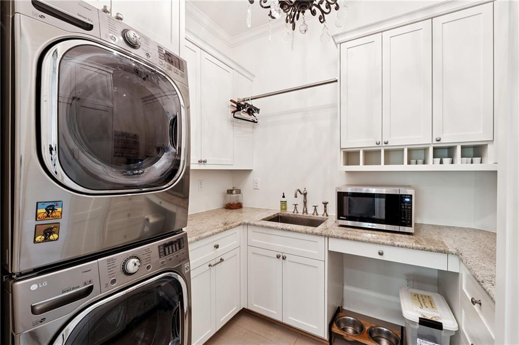 4279 E Brookhaven Drive NE