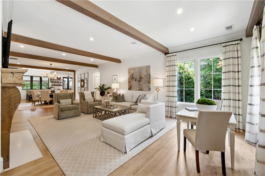 4279 E Brookhaven Drive NE