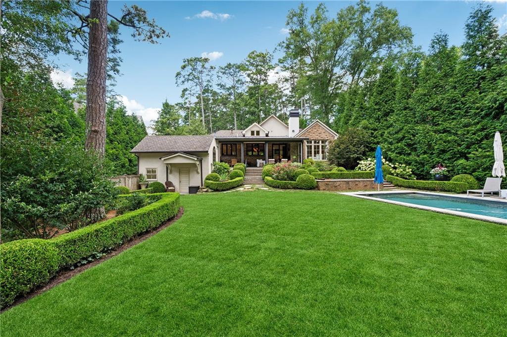 4279 E Brookhaven Drive NE