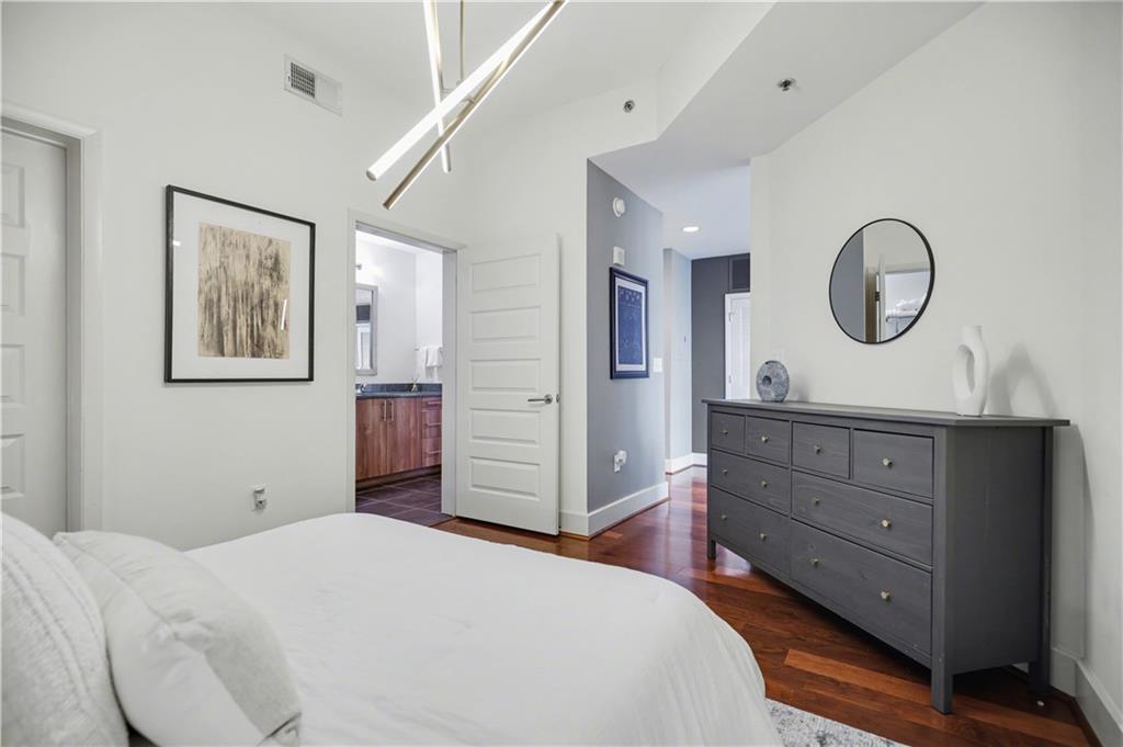 1080 Peachtree Street NE Unit 2108