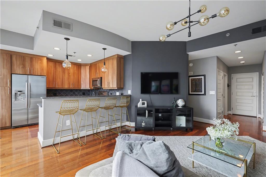 1080 Peachtree Street NE Unit 2108