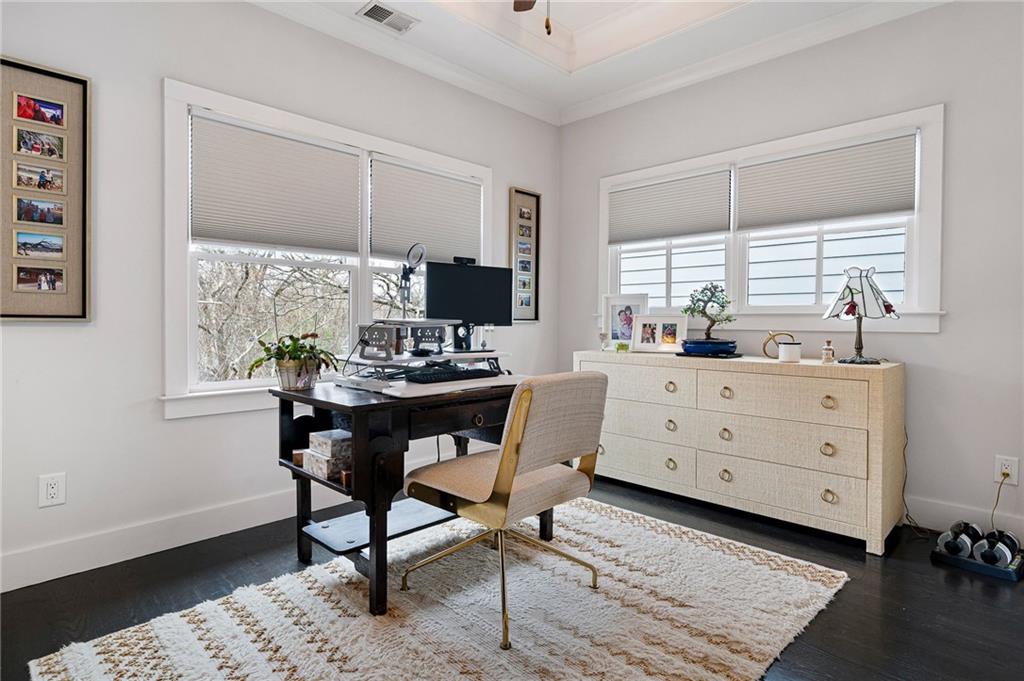 932 Highland View NE