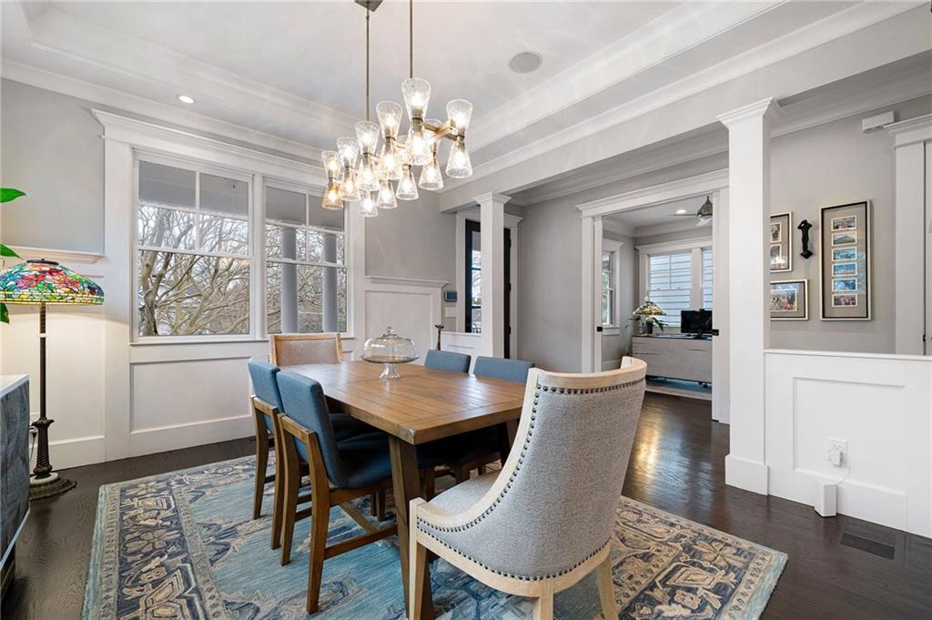 932 Highland View NE