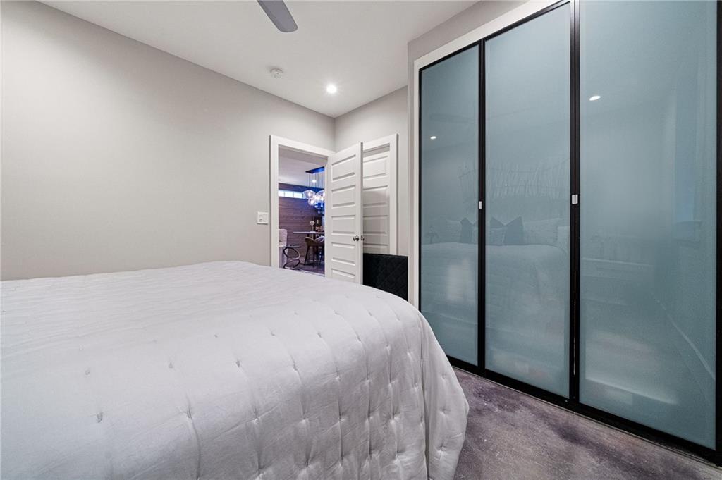 932 Highland View NE