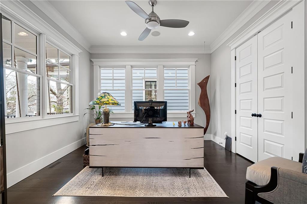 932 Highland View NE