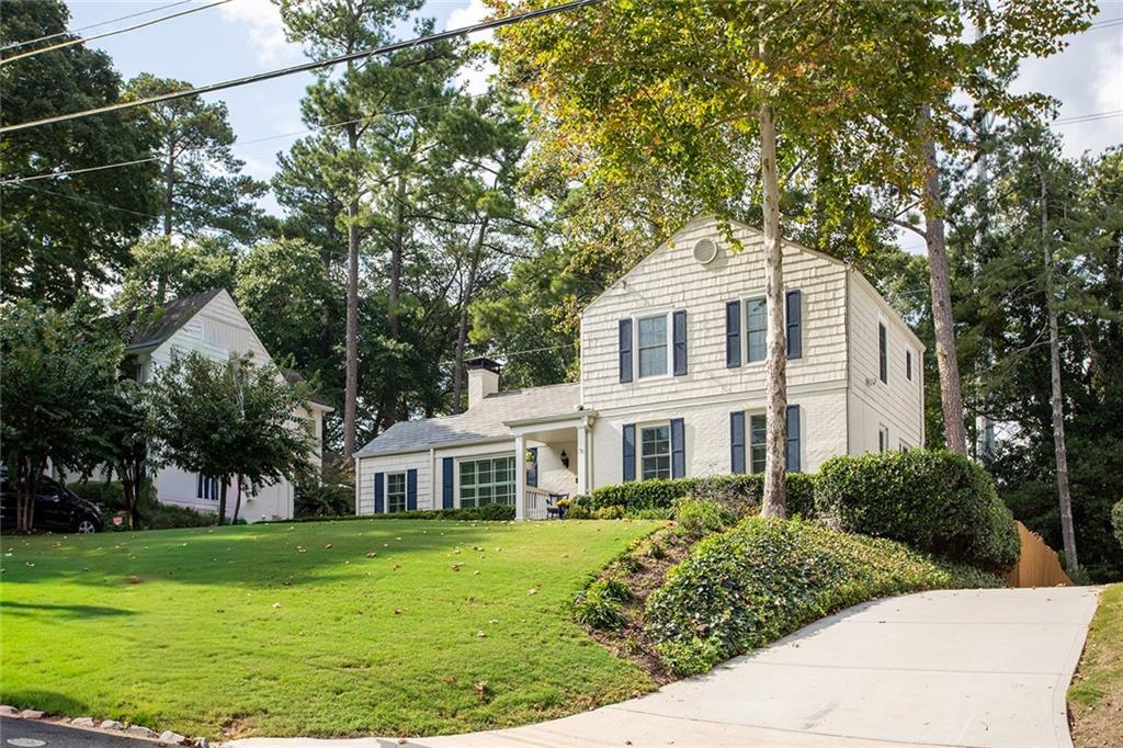 1956 Greystone Road NW