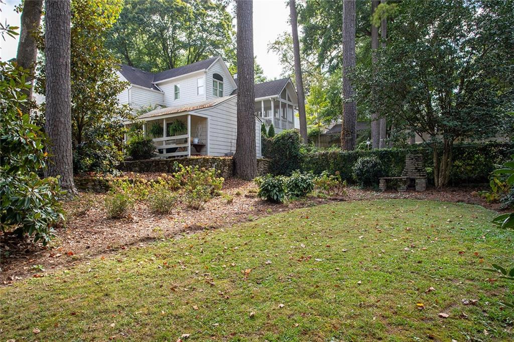 1956 Greystone Road NW