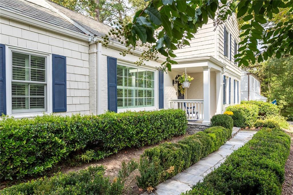 1956 Greystone Road NW