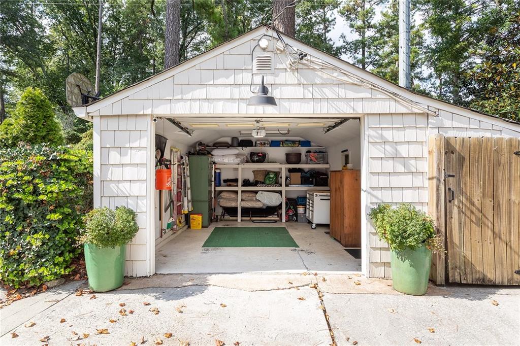 1956 Greystone Road NW