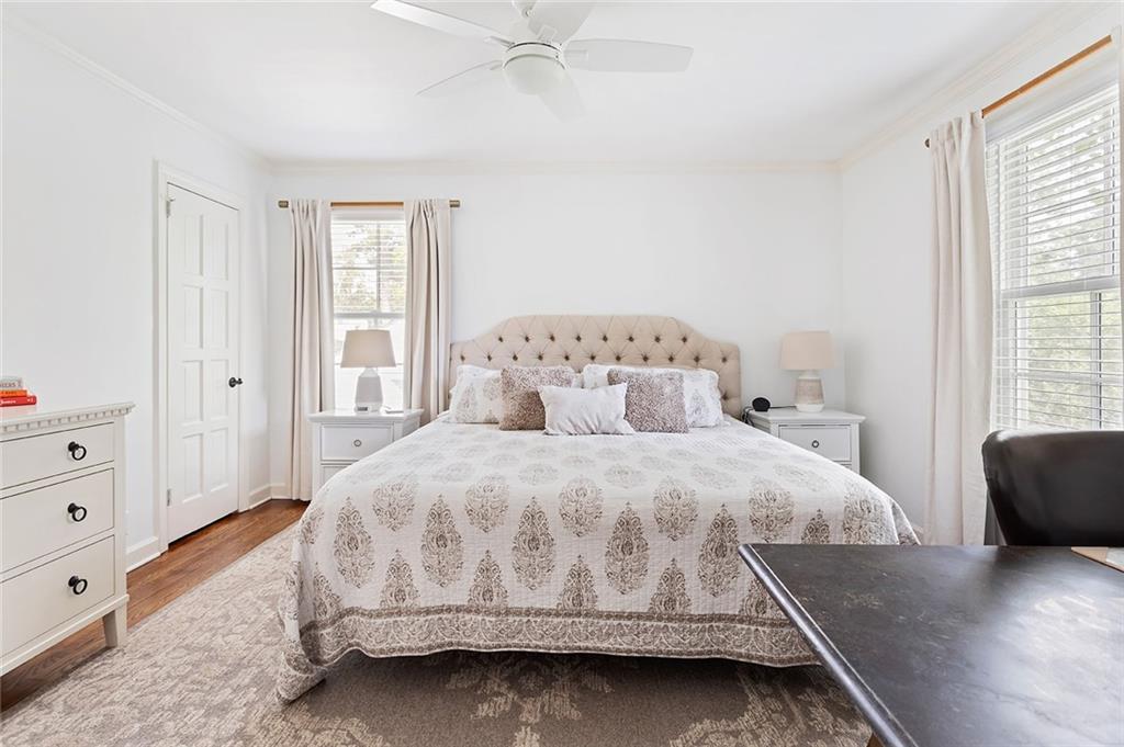 1956 Greystone Road NW