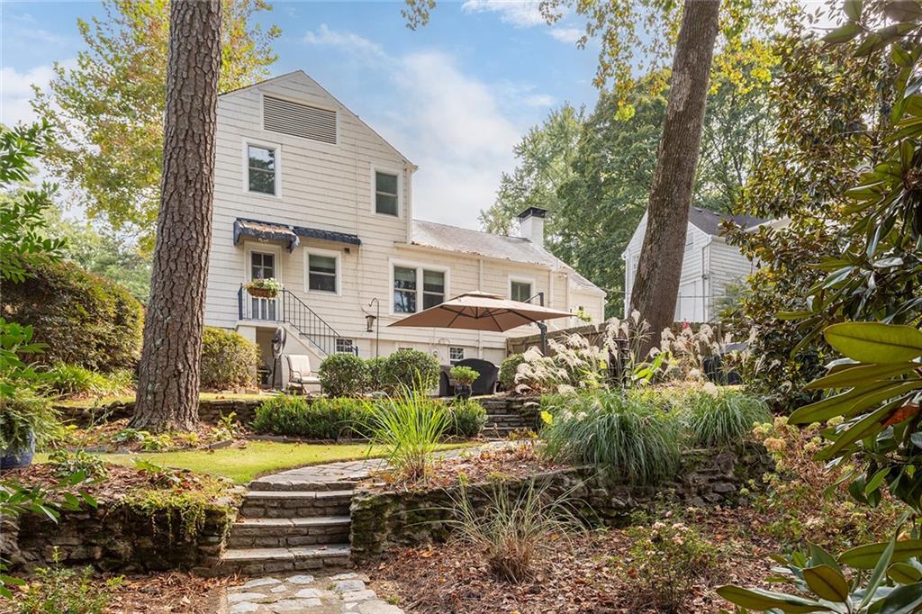 1956 Greystone Road NW