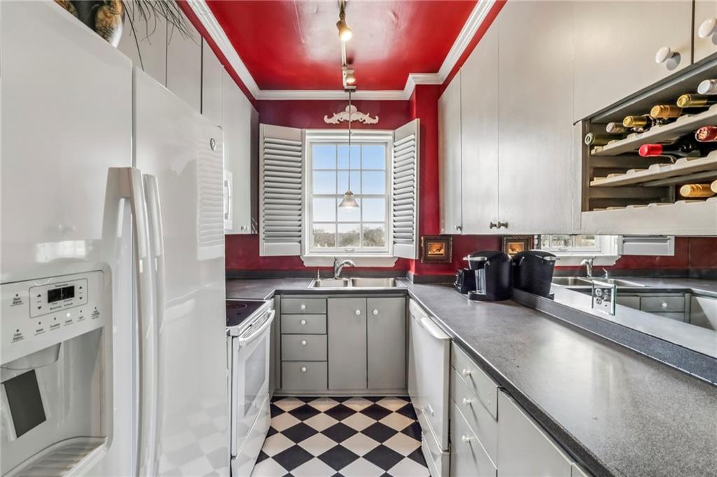 1325 Peachtree Street NE Unit 701