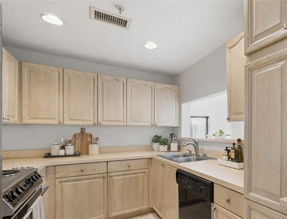 3475 Oak Valley Road NE Unit 1610